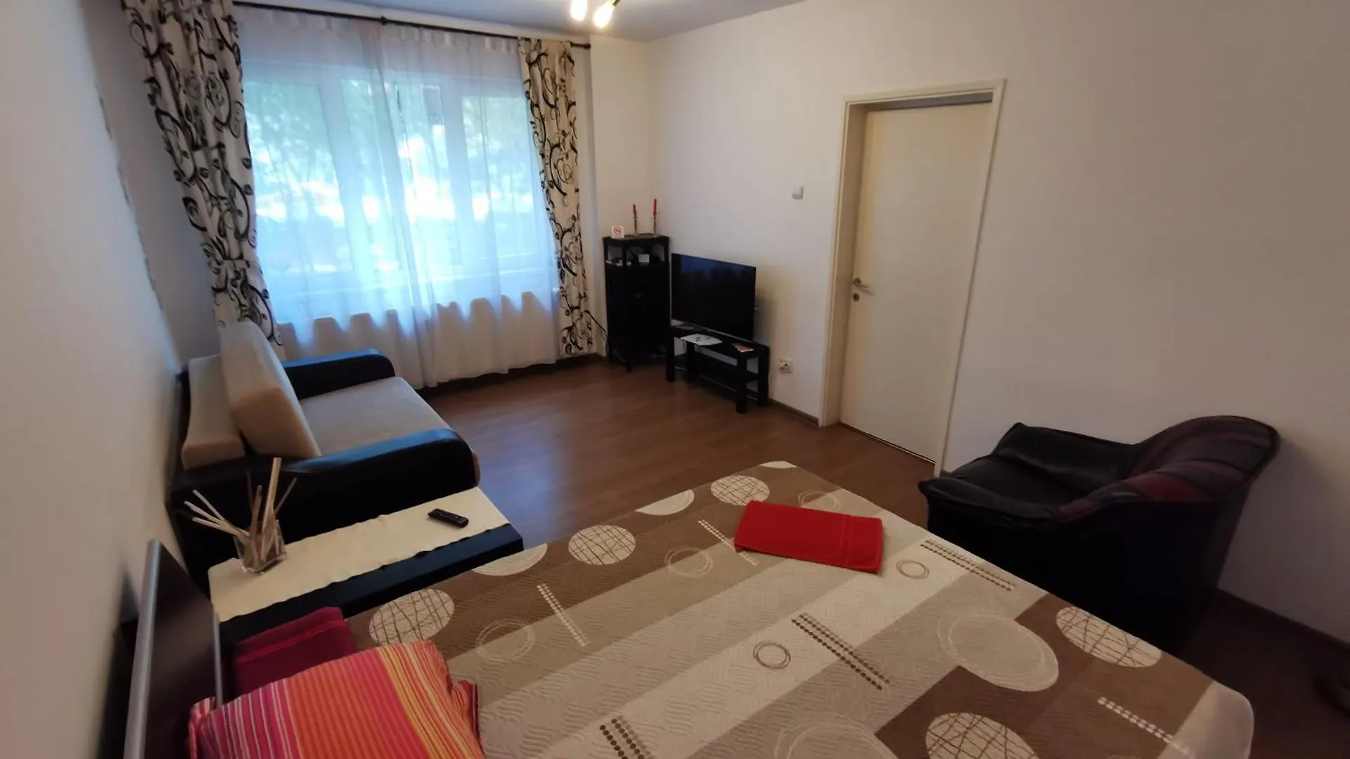 Simona Studio Βουκουρέστι